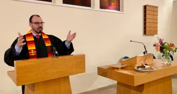 Martin Obermeir-Siegrist predigt im Ökumenischen Gottesdienst in der Weltgebetswoche für die Einheit der Christ*innen am 19.01.2024 in der Evangelischen Pfarrgemeinde H.B. Linz-Leonding