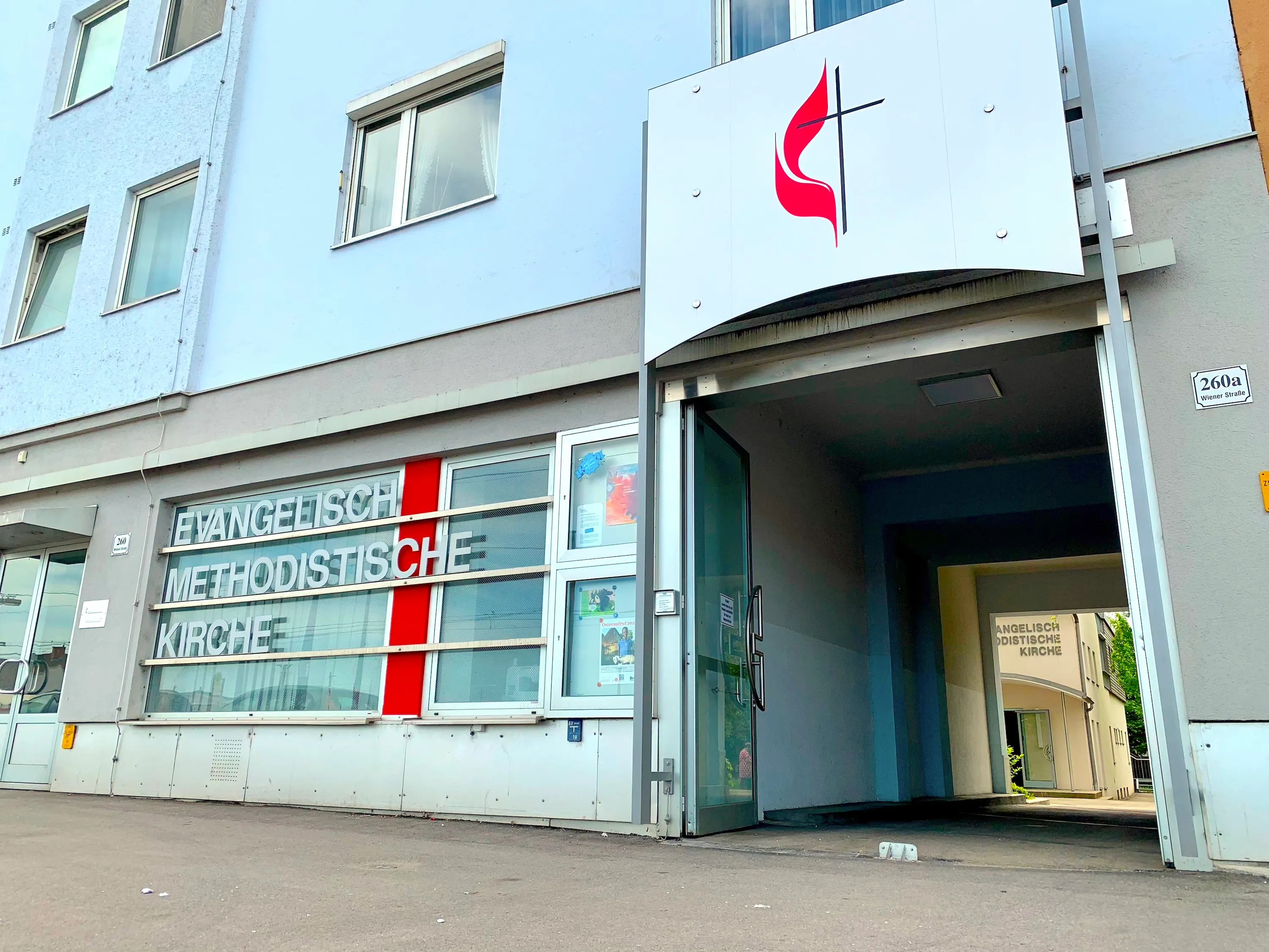 Eingangstor zur Kirche