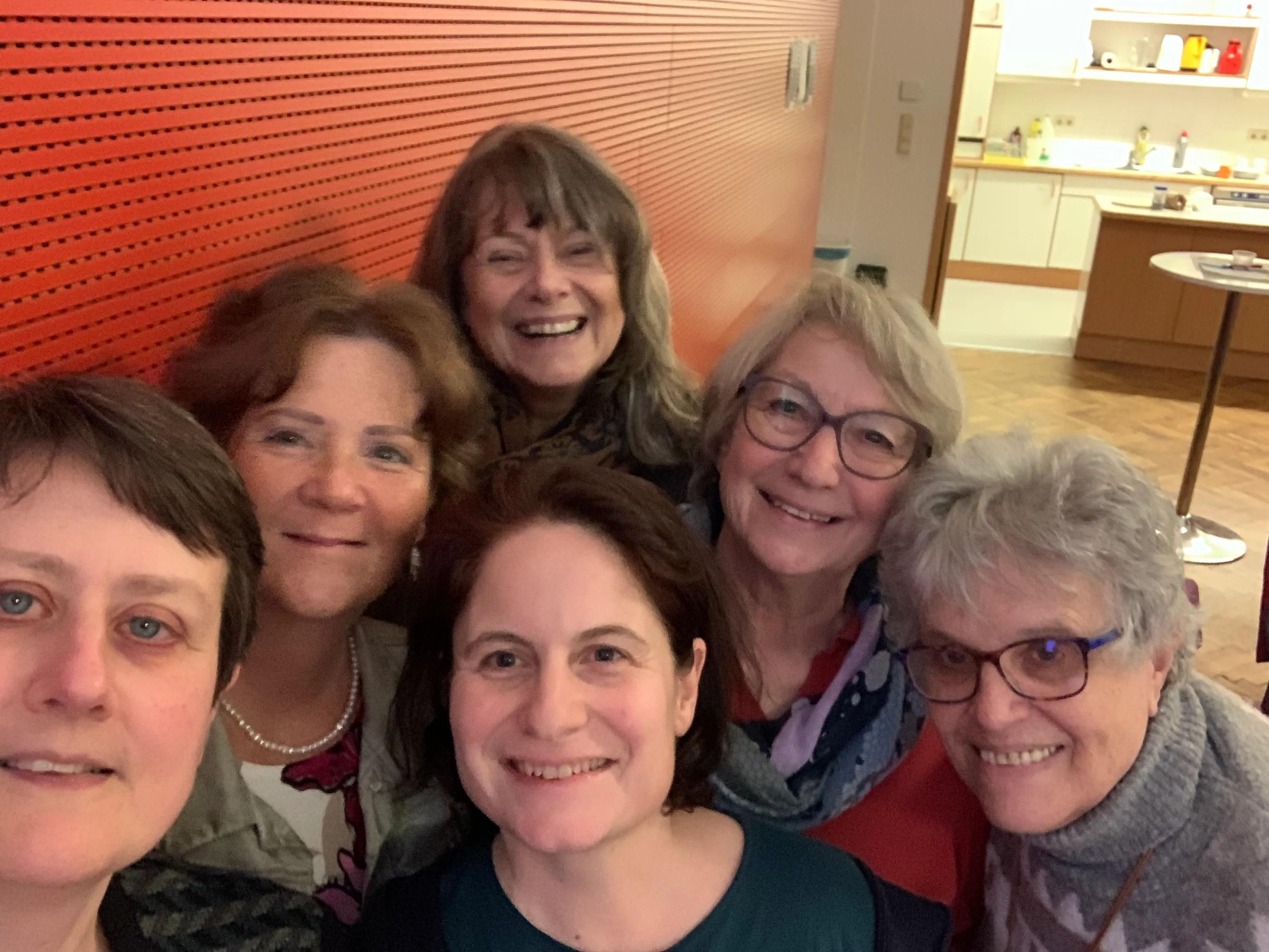 v.l.n.r.: Esther Handschin, Margit Wallner, Iris Radauer (vorne), Gabriele Rehbogen (hinten), Maria Huber, Irene Fiala