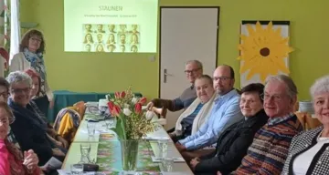 v.l.n.r.: Hilde Burey, Traude Lastonersky, Irene Fiala, Erika Prachner, Ulrike Burkhardt-Kibitzki, Jörg Kibitzki, Ruth Armeanu, Edaurd Papazoff, Helli Schwartz, Harald Schwartz, Olga Papazova