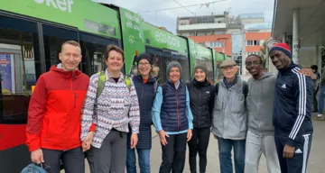 am 26. Oktober 2023; Eike Nungesser, Esther Handschin, Irmi Reiner, Gabi Helal, Elisa, Peter Ivanovsky, Nimrod Kajenjeri, Alexis Kajenjeri