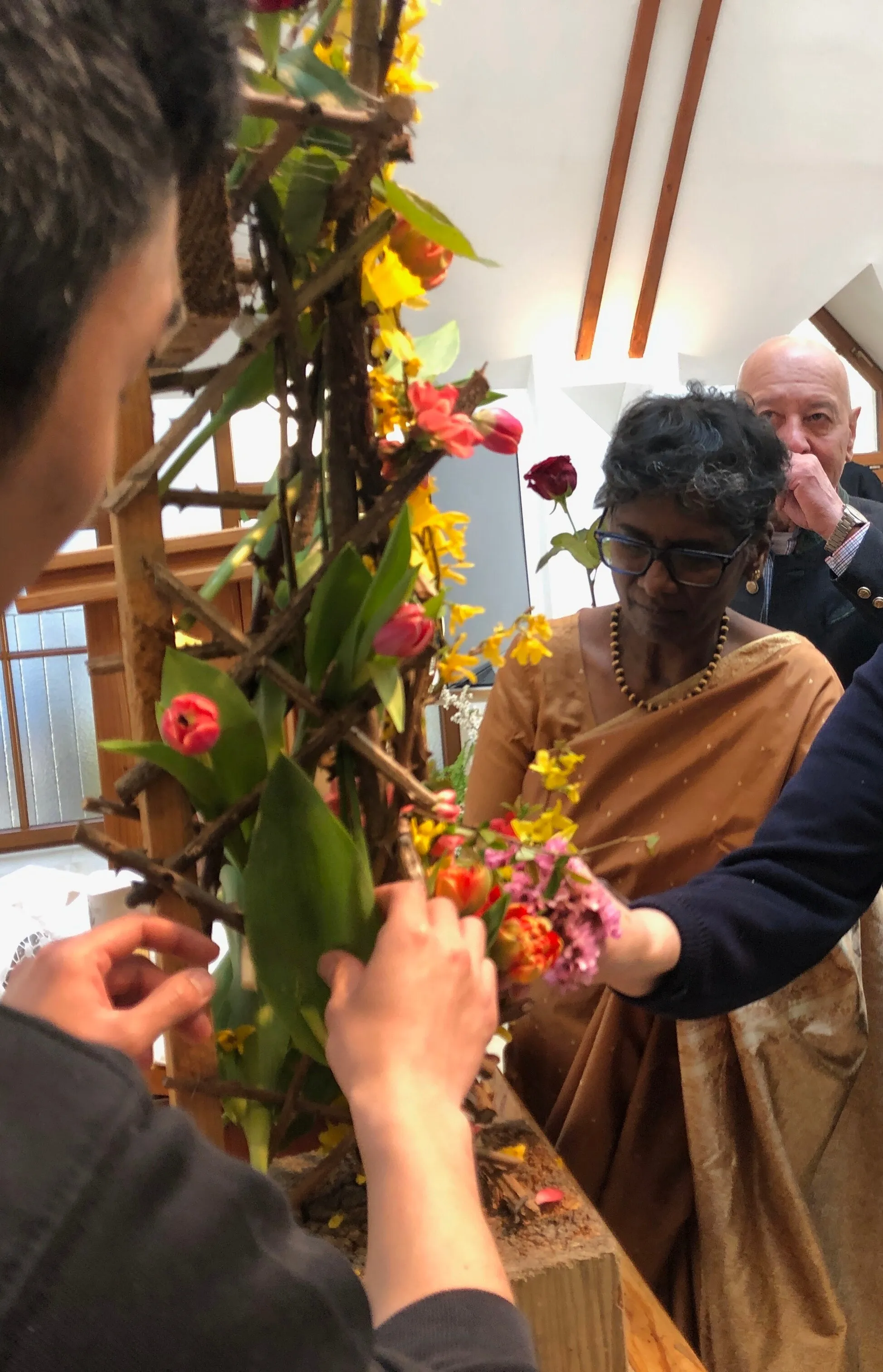 Ostergottesdienst EmK Graz
Usha Sundaresan, Gerhard Weissenbrunner, Manuela Kern, Clement Oppfong-Kyeremeh, Lili Zapf