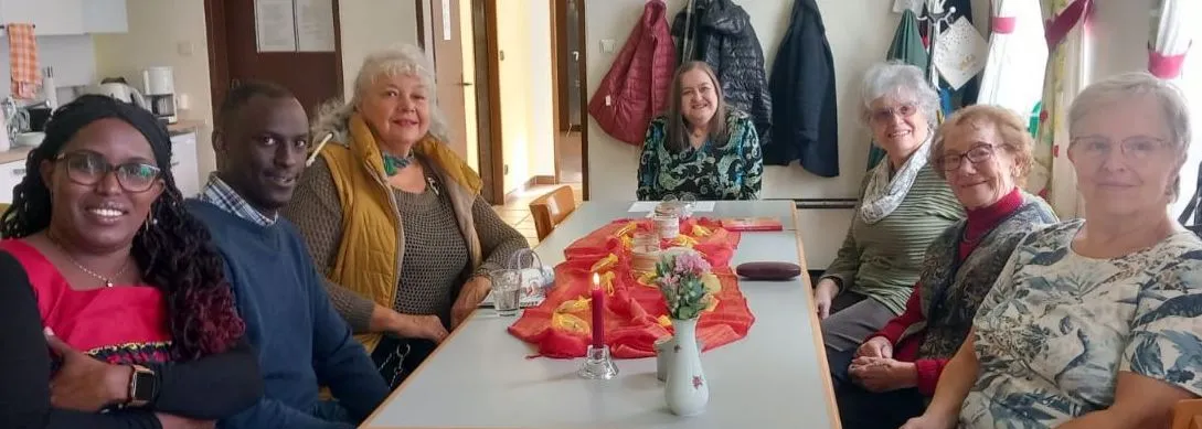 Christiane Ndikuriyo, Alexis Kajenjeri, Olga Papazova, Ruth Armeanu, Irene Fiala, Hilde Burey, Hermi Rohaczek