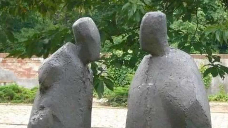 Margret Middell Bronzeskulptur Kloster Ribnitz