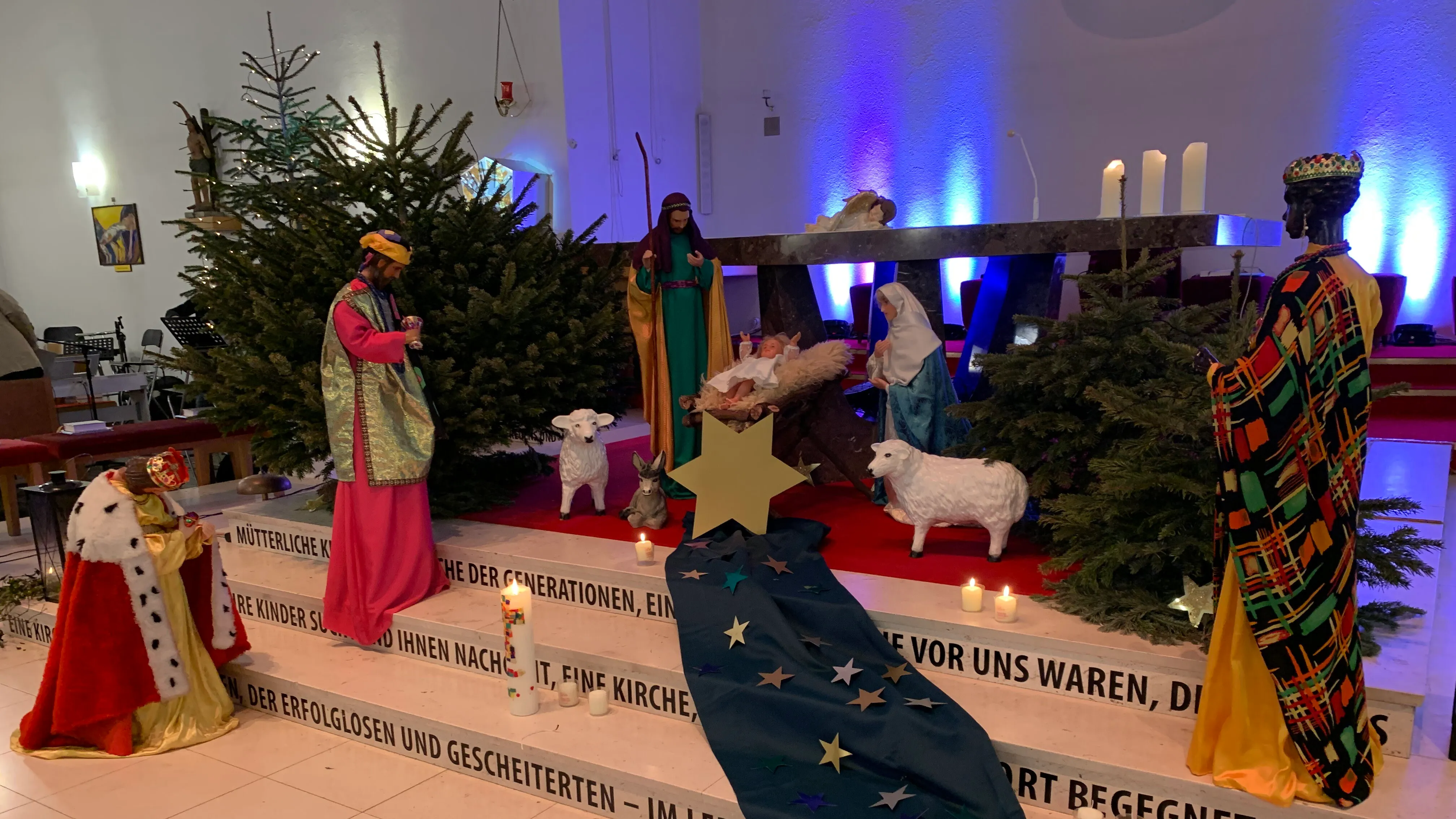 Ökumenischer Gottesdienst in Strebersdorf Weihnachtskrippe mit Stern