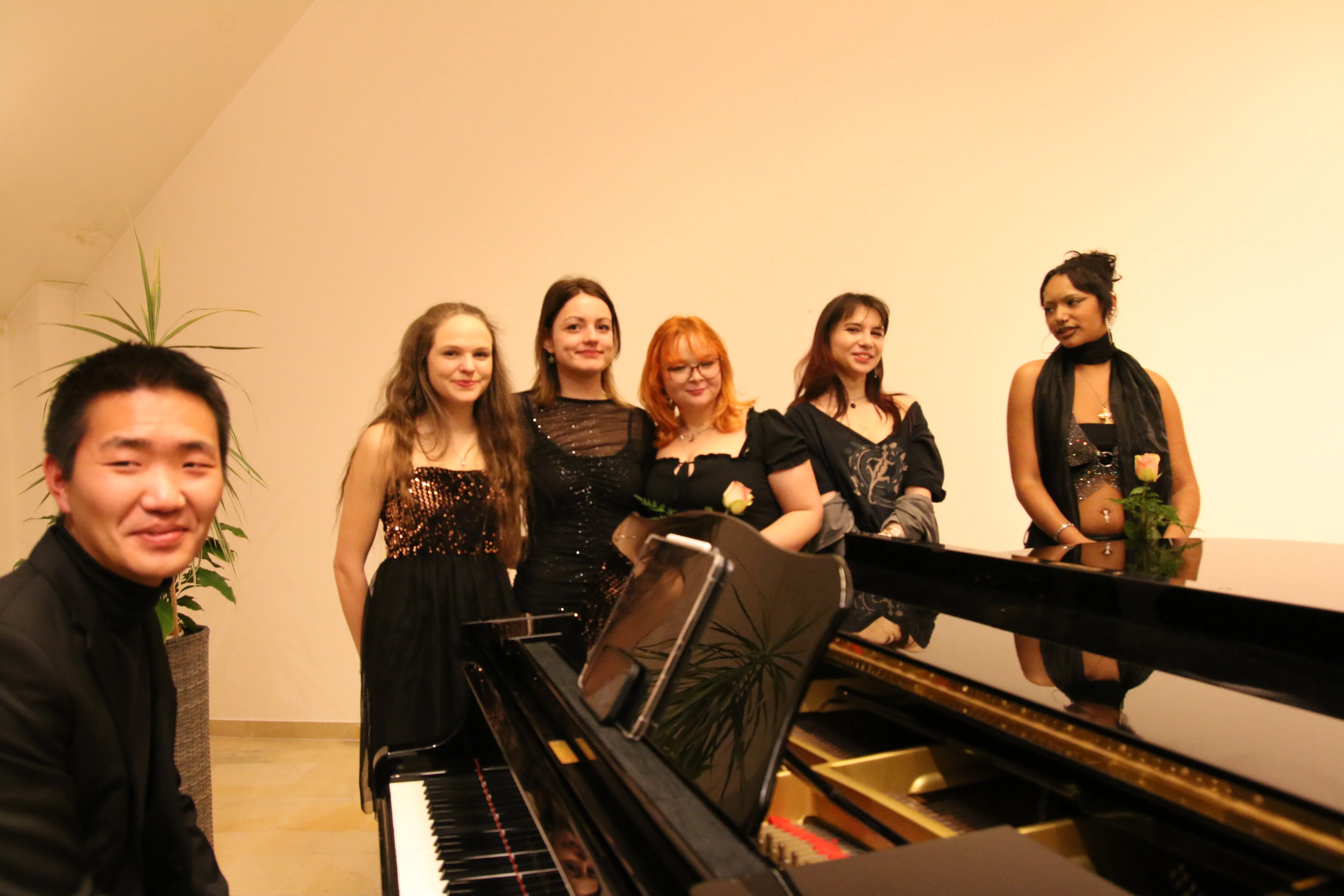 Fest der Premieren Chang-Dae Choi, Lisa Wiesinger, Rebecca Grill, Alice Martick, Jay, Ewalda Mickl