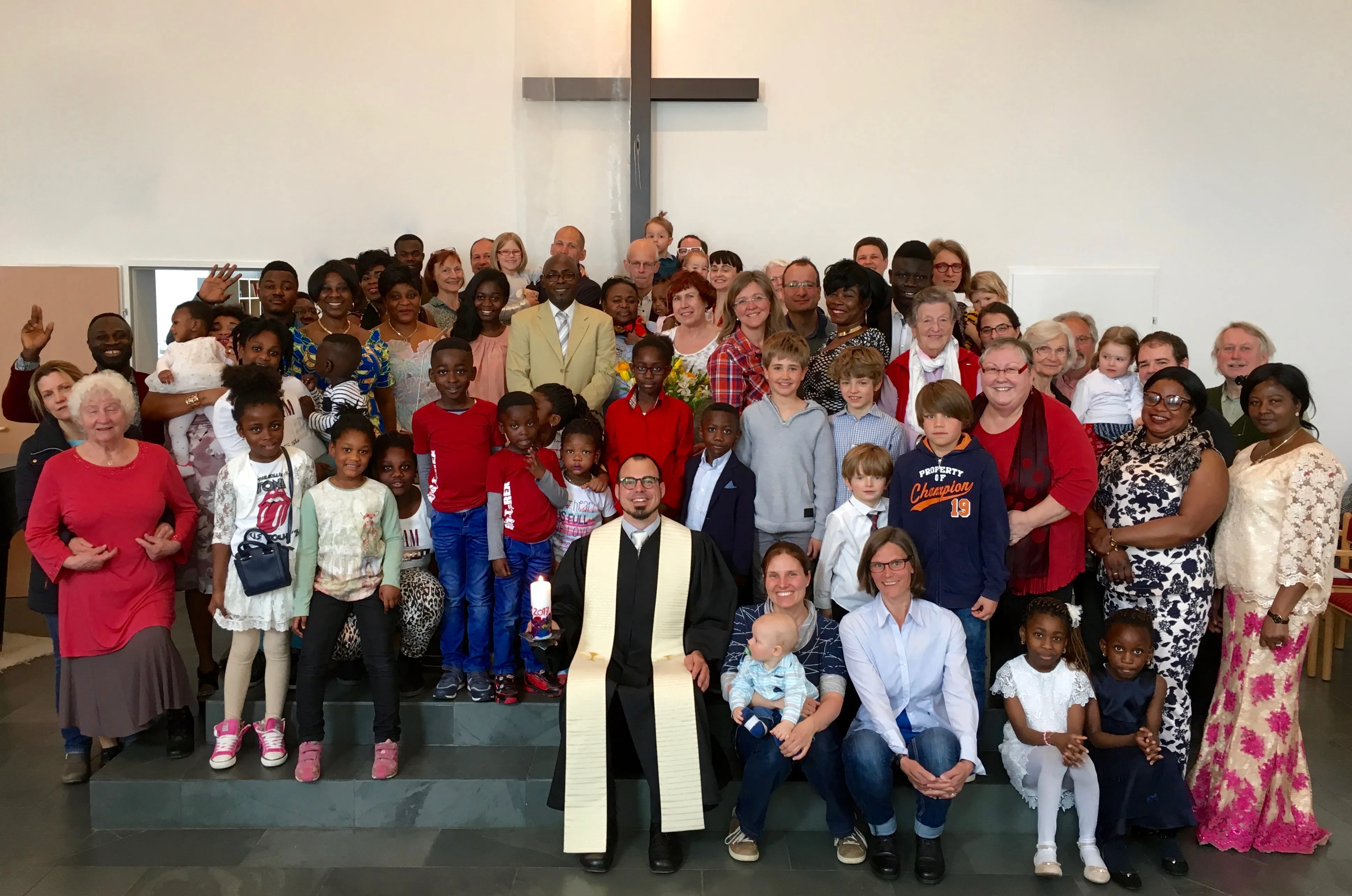 Gemeindefoto im Kirchenraum Ostern 2017
