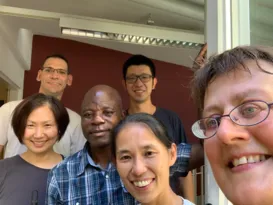 Vorne (v.L.) Choonyoung Kim-Gross, Joe Oppong-Kyeremeh, Suet Lai, Esther Handschin
Hinten: Dominic Enzmann, Ho Lui